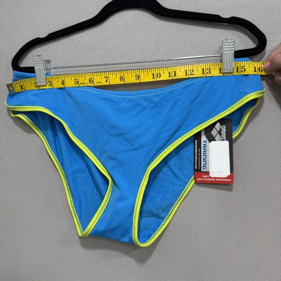 Arena Training Racer Brief Swim Bottoms XL Chlorine Resistant Mens NWT Swimwear - Picture 2 of 10